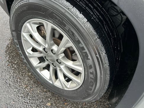 Used 2022 Jeep Cherokee Latitude Lux w/ Sun & Sound Group image 24