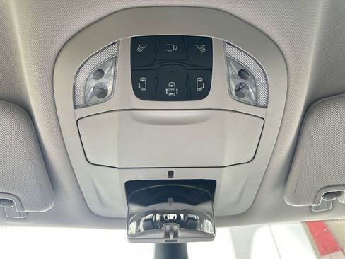 Used 2023 Chrysler Pacifica Touring-L FWD image 36