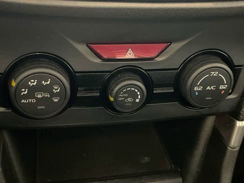 Used 2021 Subaru Forester Premium AWD/4WD image 19