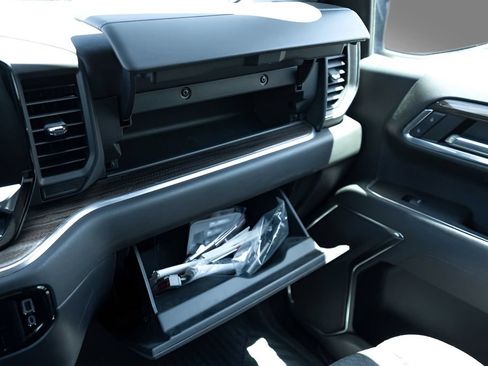 Used 2023 Chevrolet Silverado 1500 LT AWD/4WD image 24
