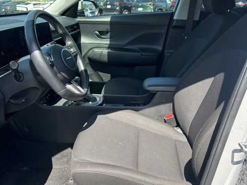 Used 2025 Hyundai Kona SEL FWD image 5