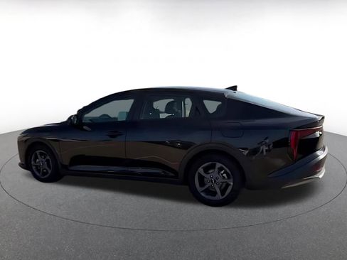 Used 2025 Kia K4 LXS image 8