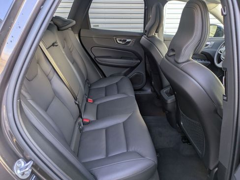 Certified 2025 Volvo XC60 B5 Plus image 31