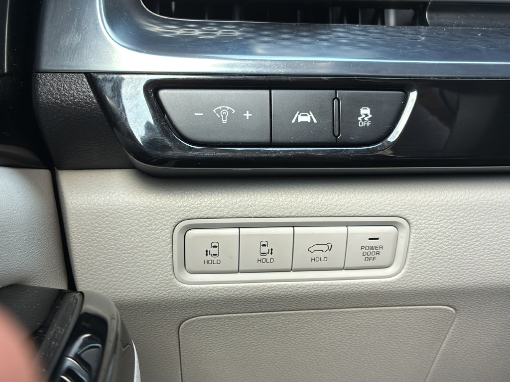 Used 2022 Kia Carnival SX Prestige FWD image 41