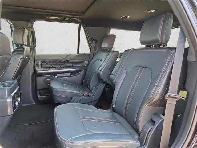Used 2023 Ford Expedition Platinum RWD image 19