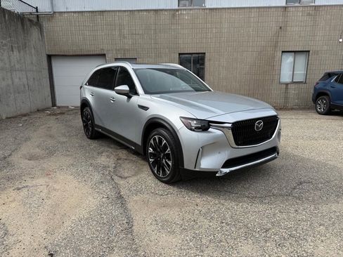 Used 2024 MAZDA CX-90 Plug-In Hybrid w/ Premium Plus AWD/4WD image 9