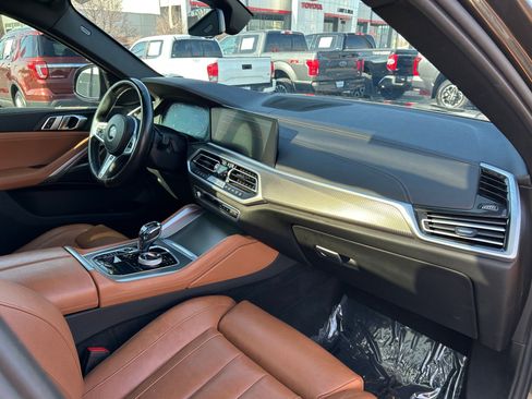 Used 2022 BMW X6 xDrive40i w/ Executive Package image 28