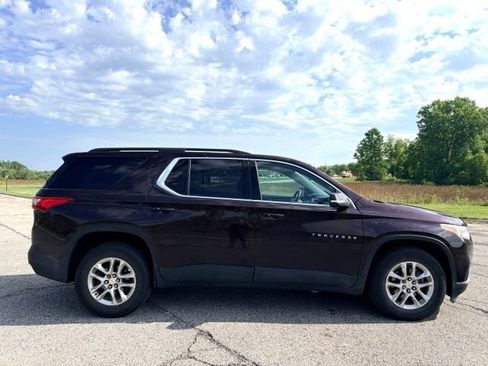 Used 2021 Chevrolet Traverse LT FWD image 6
