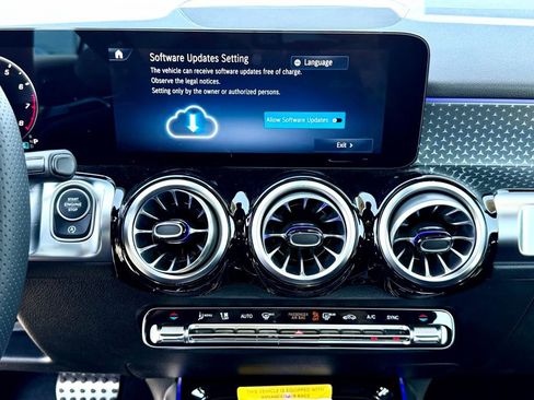New 2026 Mercedes-Benz GLB 35 AMG 4MATIC image 25