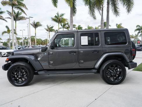 Used 2025 Jeep Wrangler Unlimited Sahara AWD/4WD image 23