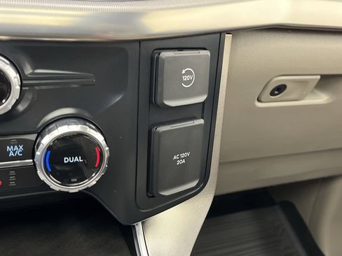 New 2025 Ford F150 Platinum w/ Equipment Group 703A Plus AWD/4WD image 24