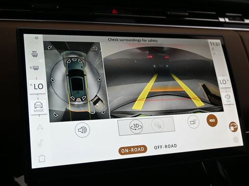 Used 2025 Land Rover Range Rover Sport Dynamic SE image 15