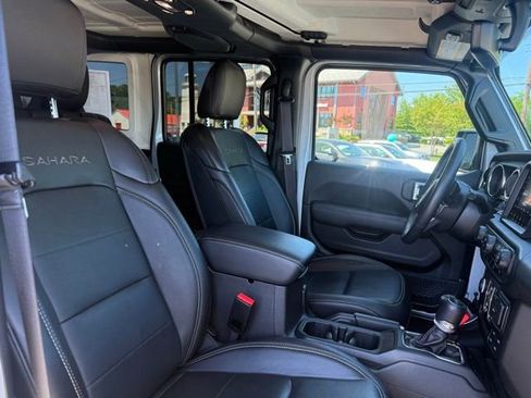 Used 2023 Jeep Wrangler Unlimited Sahara w/ Cold Weather Group AWD/4WD image 28