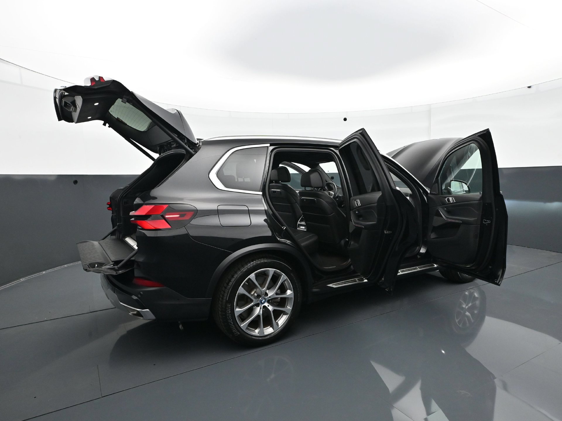 Used 2025 BMW X5 xDrive50e AWD/4WD image 53
