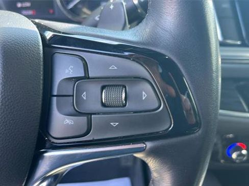 Used 2023 Buick Enclave Essence w/ Sport Touring Edition image 7