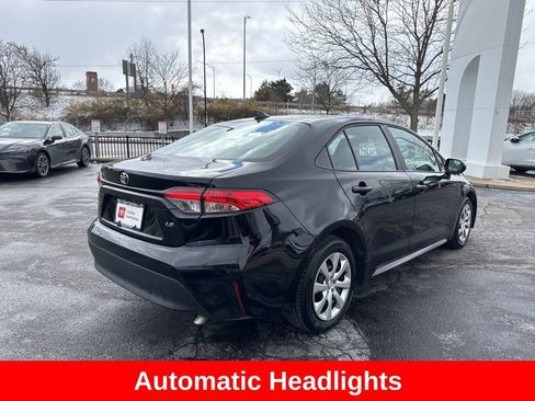 Used 2025 Toyota Corolla LE image 8
