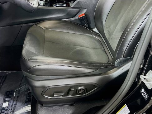 Used 2023 Jeep Grand Cherokee Altitude image 24