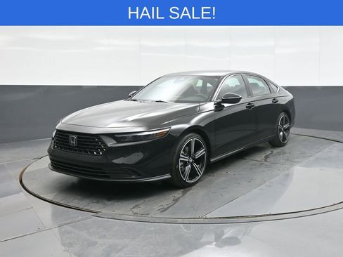 Used 2025 Honda Accord Sport image 3