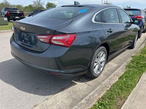 Used 2021 Chevrolet Malibu LT FWD image 3