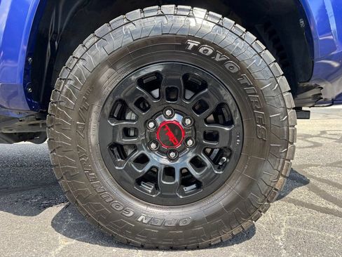 Used 2022 Toyota Tacoma TRD Sport AWD/4WD image 16