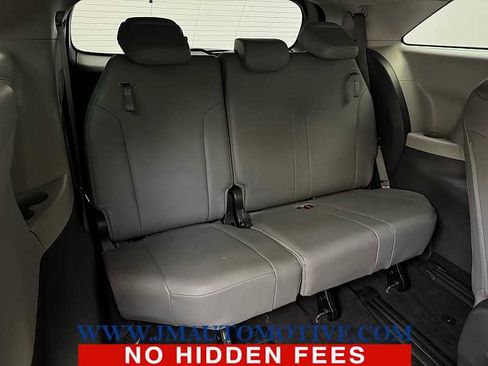 Used 2021 Toyota Sienna XLE image 20