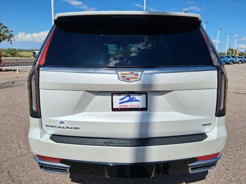Used 2023 Cadillac Escalade Premium Luxury AWD/4WD image 5