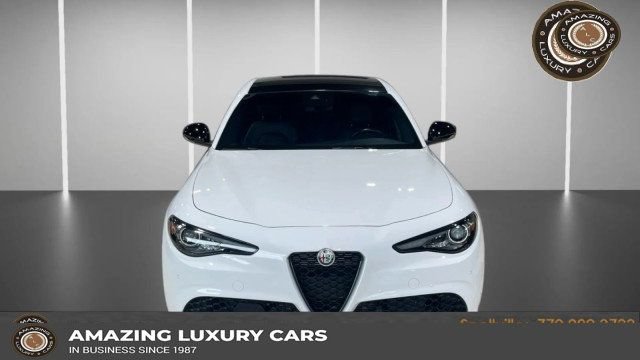 Used 2023 Alfa Romeo Giulia Veloce RWD image 1