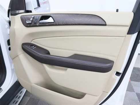 Used 2019 Mercedes-Benz GLE 400 4MATIC image 30