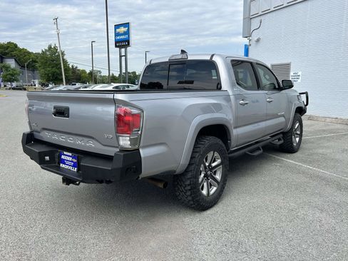 Used 2017 Toyota Tacoma Limited w/ Tow Package AWD/4WD image 3