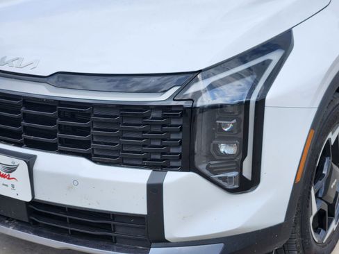 Used 2026 Kia Sportage EX FWD image 9