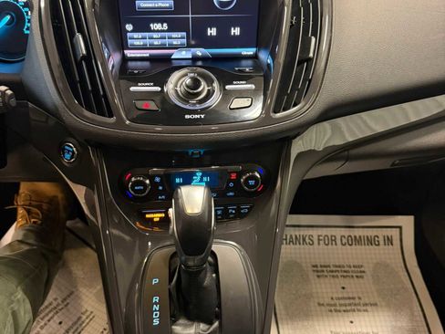Used 2015 Ford Escape Titanium w/ Equipment Group 301A AWD/4WD image 36