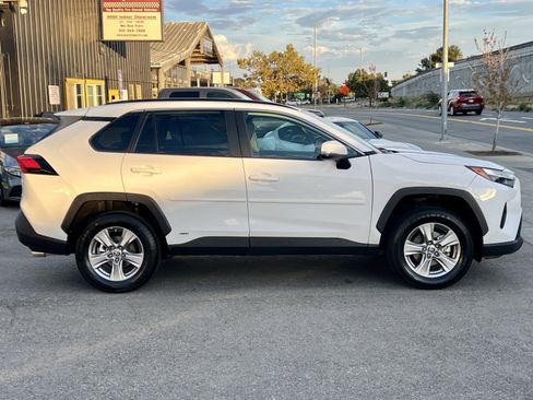 Used 2023 Toyota RAV4 LE image 4