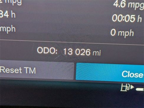 Used 2025 Volvo XC60 B5 Plus image 19