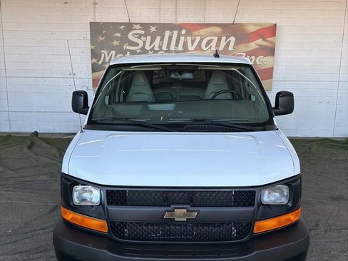 Used 2017 Chevrolet Express 3500 LS image 5