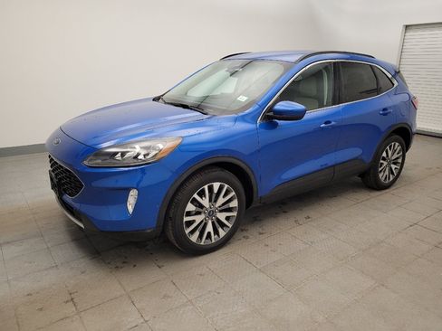 Used 2021 Ford Escape Titanium AWD/4WD image 2