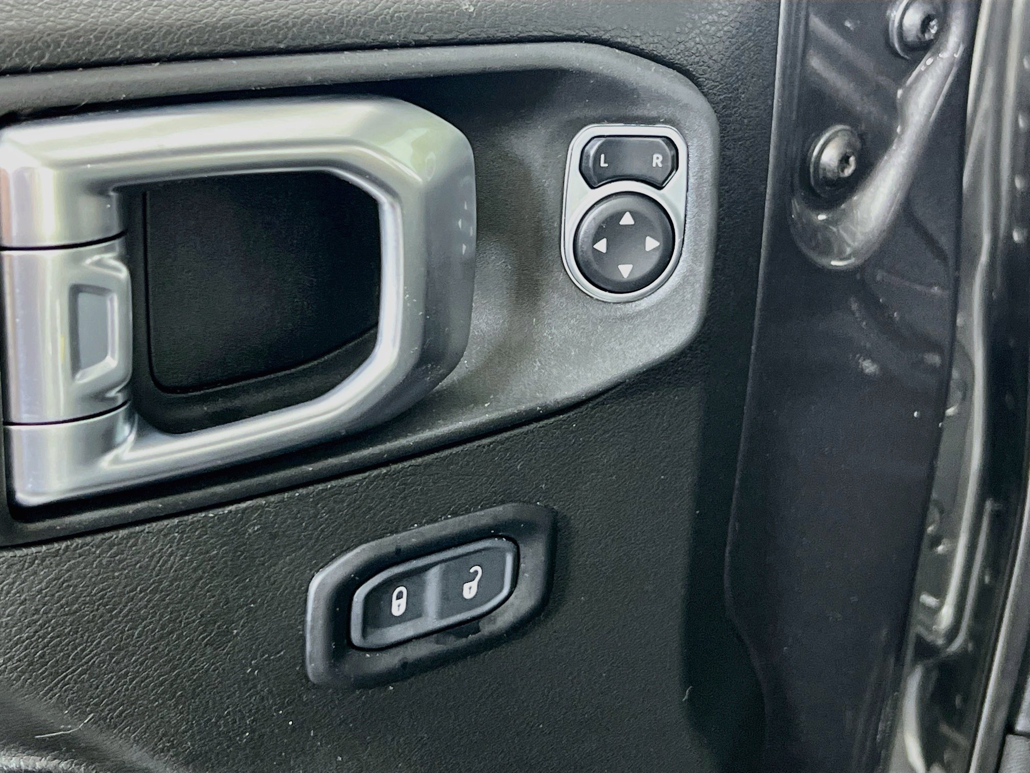 Used 2024 Jeep Gladiator Sport AWD/4WD image 17