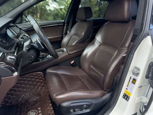 Used 2016 BMW 550i Gran Turismo xDrive image 12