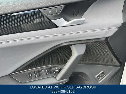 Certified 2025 Volkswagen Tiguan SE AWD/4WD image 32