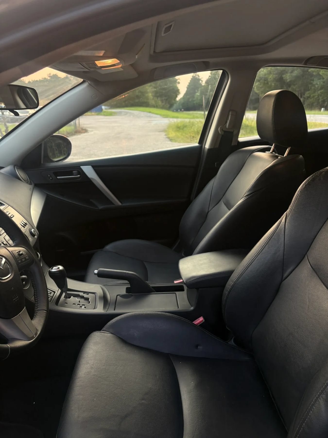 Used 2012 MAZDA MAZDA3 i Grand Touring FWD image 9