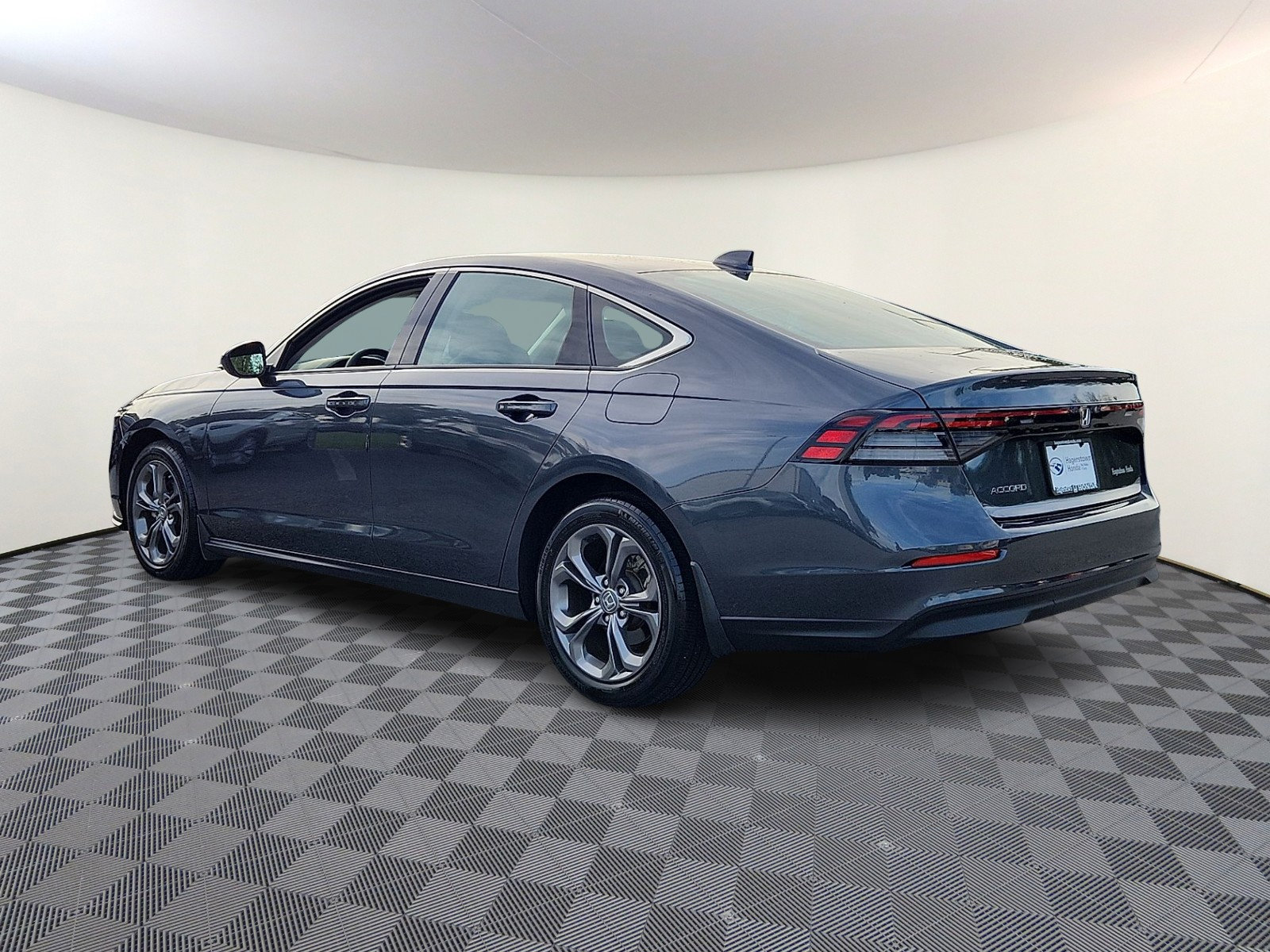 Used 2023 Honda Accord EX image 4