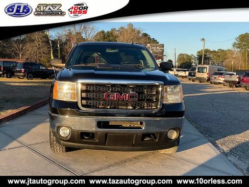 Used 2011 GMC Sierra 2500 SLE w/ SLE Preferred Package AWD/4WD image 2