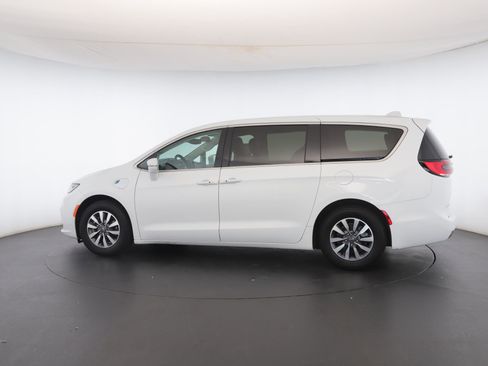 Used 2022 Chrysler Pacifica Touring-L image 20