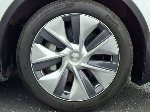 Used 2023 Tesla Model Y Long Range AWD/4WD image 26