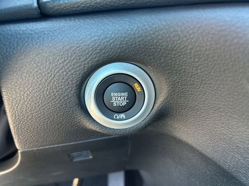 New 2026 Chrysler Pacifica Select image 44