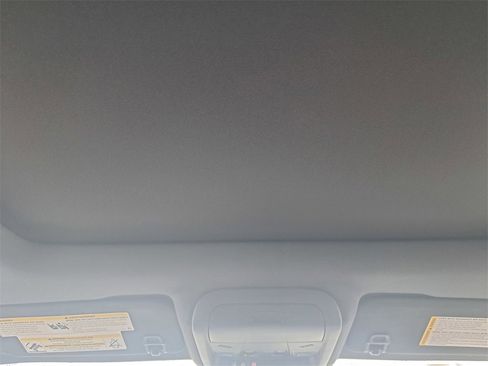 Used 2022 Chevrolet Equinox RS w/ LPO, Cargo Package image 19