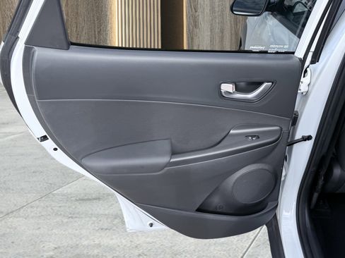 Used 2022 Hyundai Kona Limited FWD image 32