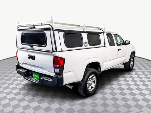 Used 2022 Toyota Tacoma SR image 10