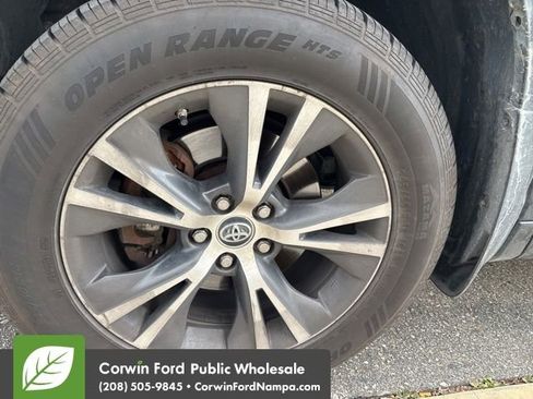 Used 2016 Toyota Highlander XLE image 10