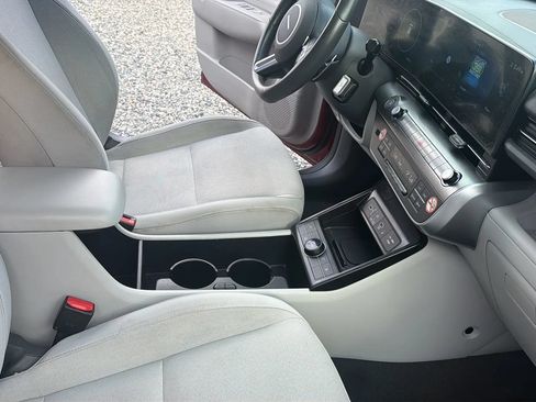 Used 2024 Hyundai Kona SEL w/ Convenience Package FWD image 35