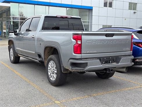 Used 2024 Chevrolet Silverado 3500 High Country w/ High Country Premium Package image 2